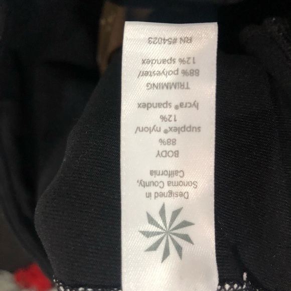 ✅ Athleta Hi Rise Eyelet Chaturanga Crop Leggings - Picture 3 of 6